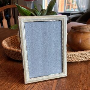 Elegant Cream and Silver Photo Frame